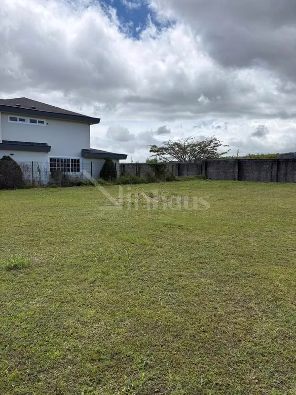 Id 43136 Exclusivo lote en venta en Condominio El Herrán