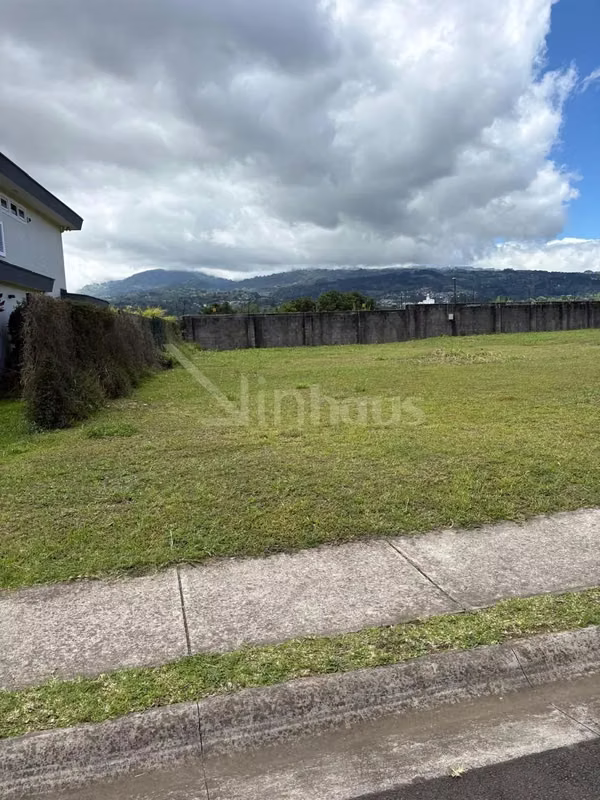 Id 43136 Exclusivo lote en venta en Condominio El Herrán