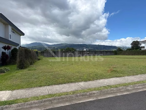 Id 43136 Exclusivo lote en venta en Condominio El Herrán