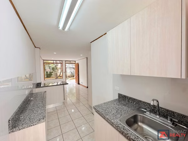 ALQUILER APARTAMENTO | URUCA | 2 HAB/1 PARQ | PRIMER PISO