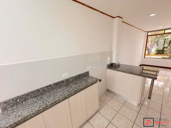 ALQUILER APARTAMENTO | URUCA | 2 HAB/1 PARQ | PRIMER PISO