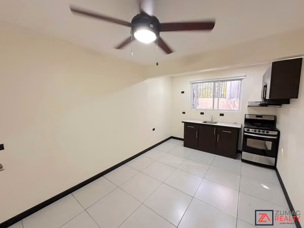 APARTMENT IN ROHRMOSER - 124; 1 HAB - 124; SERVICES INCLUDED