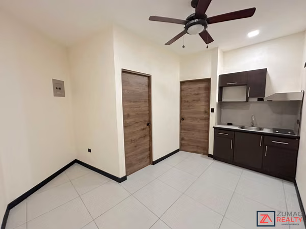APARTMENT IN ROHRMOSER - 124; 1 HAB - 124; SERVICES INCLUDED