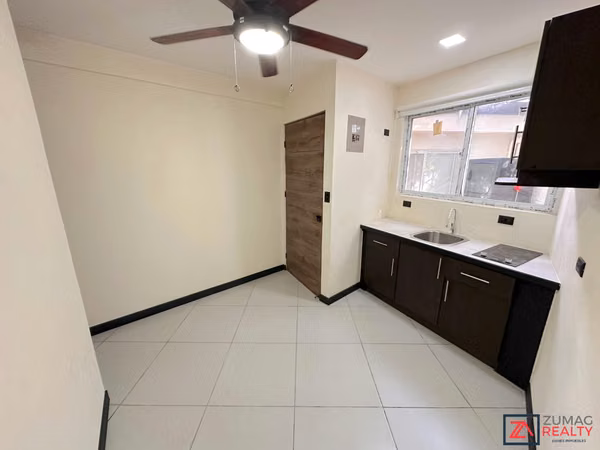 APARTMENT IN ROHRMOSER - 124; 1 HAB - 124; SERVICES INCLUDED