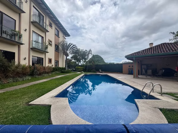 Venta de Apartamento de Oportunidad en San Rafael de Esscazú $140.000