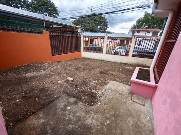 En venta casa de una planta en Desamparados, Salitral P.P ID 43586