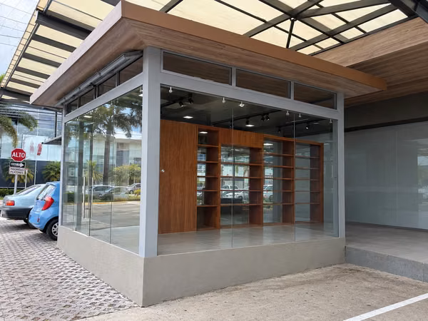 SE ALQUILA HERMOSO KIOSKO EN ESCAZÚ