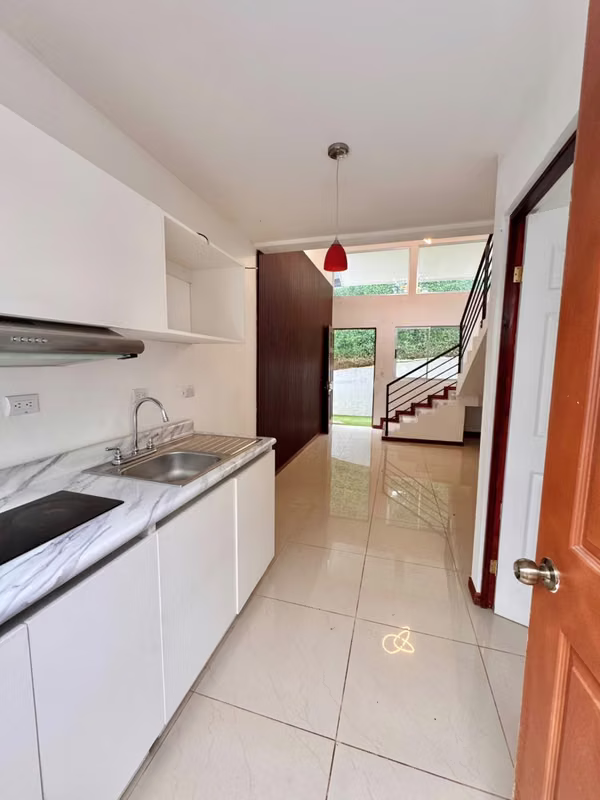 Apartamento en Escazú:Todos los Servicios Incluidos Petfriendly