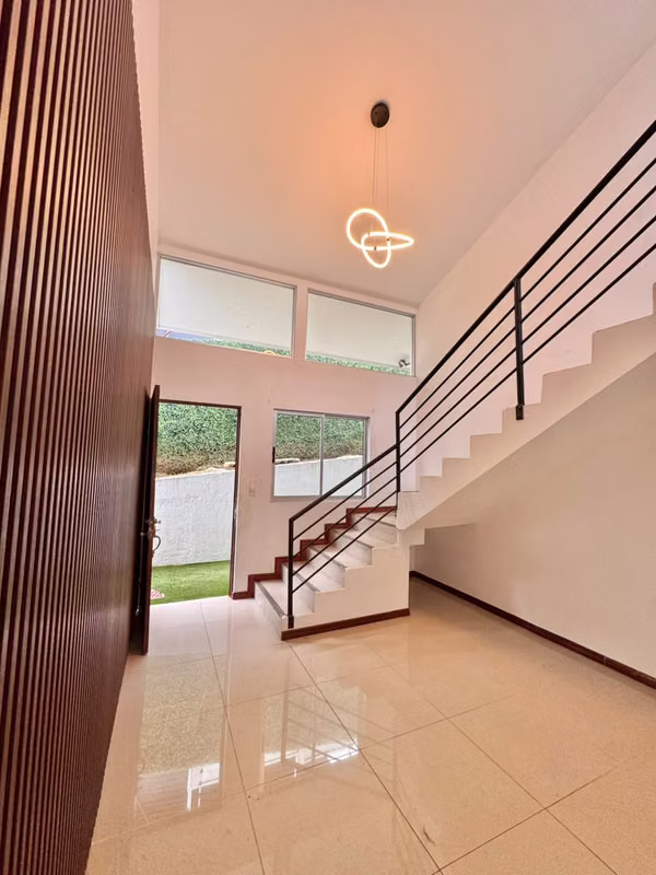 Apartamento en Escazú:Todos los Servicios Incluidos Petfriendly