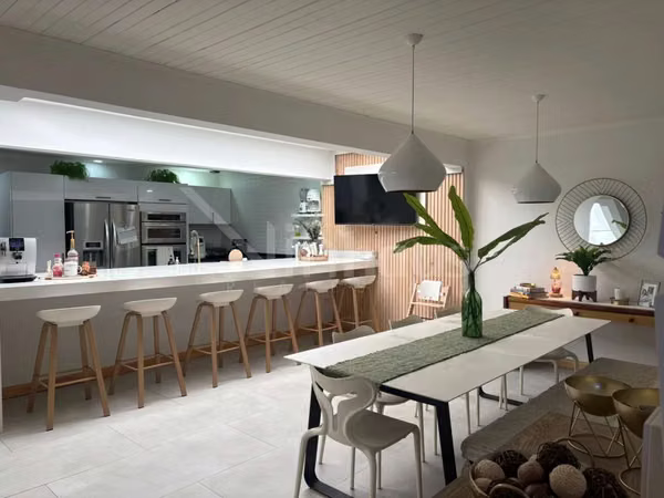 Venta de casa en Lomas de Ayarco.
