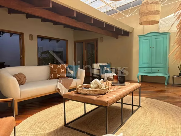 Venta de casa en Lomas de Ayarco.