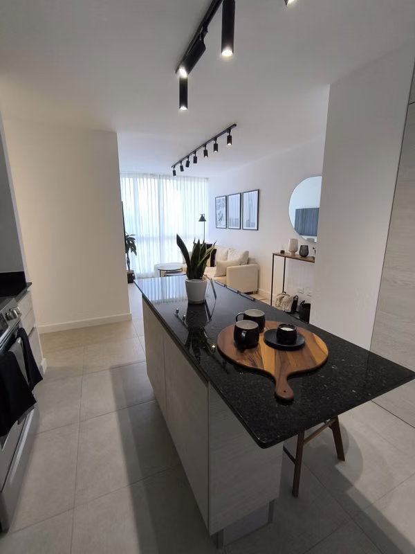 Alquiler apartamento amueblado, Monte Alto, piso 6. AC402