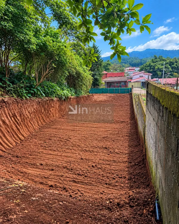 LOTE RESIDENCIAL DE 444 M2 | CERCA DE SAINT CLARE