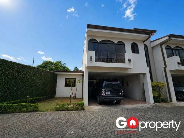 For sale in Pinares de Curridabat - 6107
