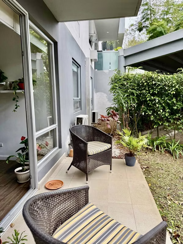 VENTA DE APARTAMENTO CON TERRAZA Y JARDÍN EN SAN RAFAEL DE ESCAZÚ