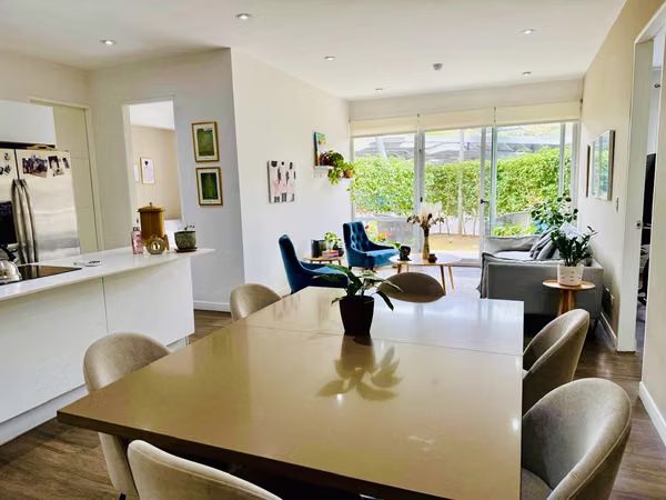 VENTA DE APARTAMENTO CON TERRAZA Y JARDÍN EN SAN RAFAEL DE ESCAZÚ