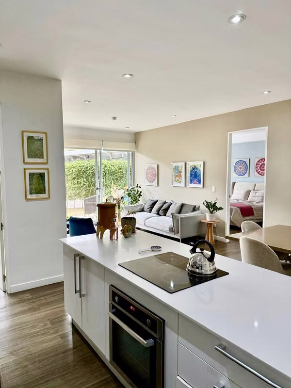 VENTA DE APARTAMENTO CON TERRAZA Y JARDÍN EN SAN RAFAEL DE ESCAZÚ