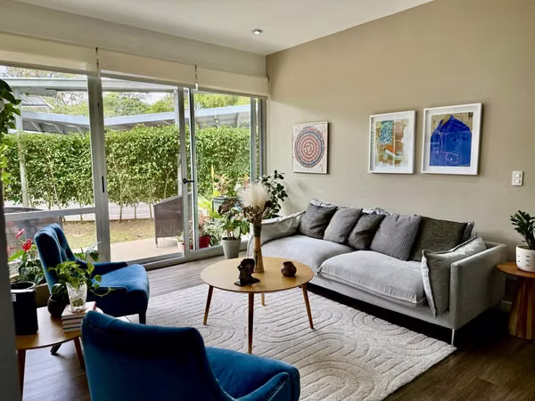VENTA DE APARTAMENTO CON TERRAZA Y JARDÍN EN SAN RAFAEL DE ESCAZÚ