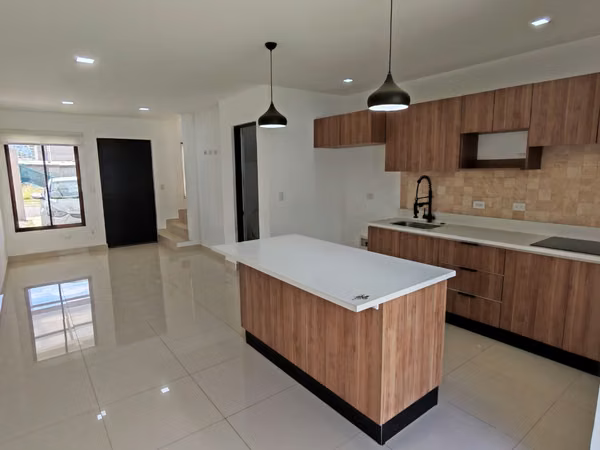 Se alquila hermosa casa en San Rafael de Alajuela. Cerca de Ojo de Agua y Belén.