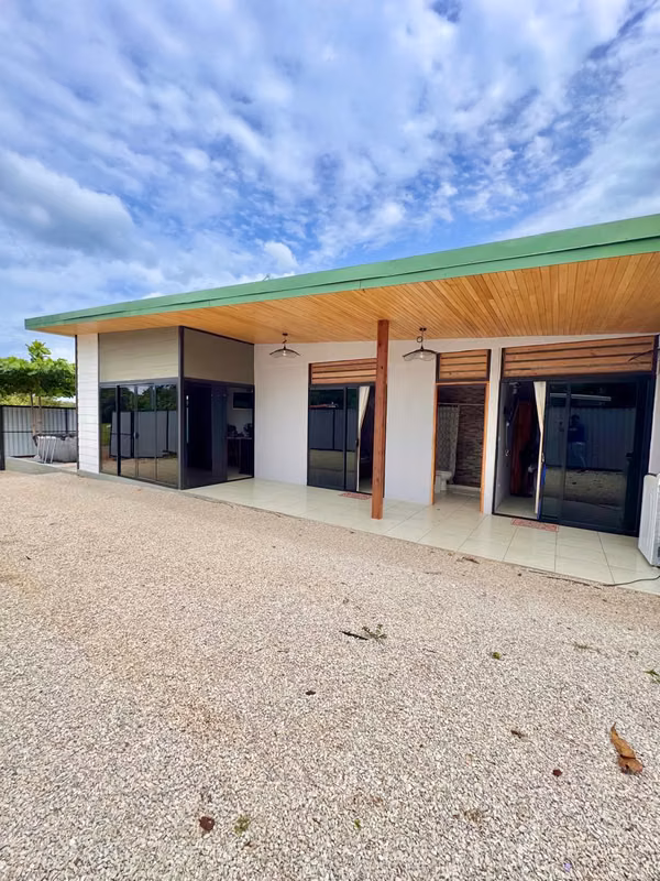 Casa Playa Junquillal Guanacaste Piscina y Parqueo 6 Autos