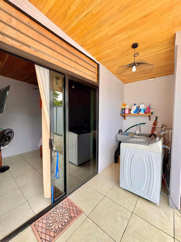 Casa Playa Junquillal Guanacaste Piscina y Parqueo 6 Autos