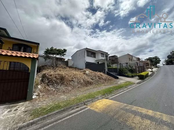 Venta de lote en Curridabat | 301 m2 | USO RESIDENCIAL | F 716