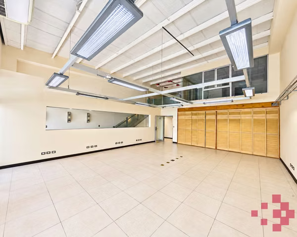 Local Comercial con Oficinas en Alquiler – Oficentro Triviúm, Guachipelín de Escazú