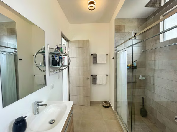 FINA CASA EN VENTA EN AYARCO DE CURRIDABAT! P636