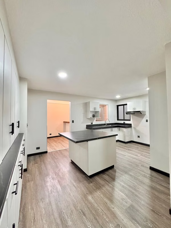Apartamento para mascotas tipo Casa Estrenar Alajuela Cerca Plaza Real con 2 parqueos