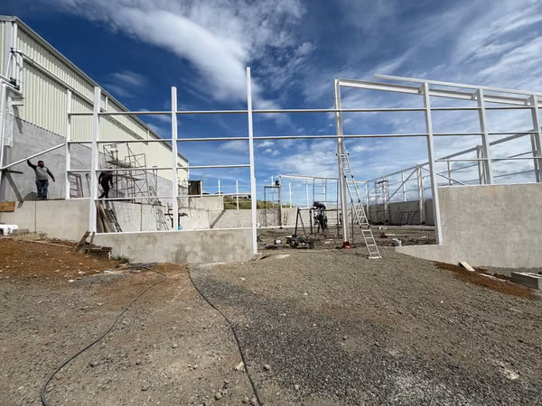 ALQUILER BODEGA COMERCIAL PAVAS EN CONDOMINIO