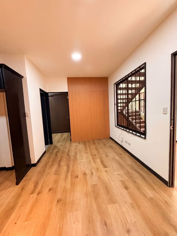 APARTAMENTO SE RENTA EN 400 MIL COLONES EN ROHRMOER CON PARQUEO Y EN PLANTA BAJA
