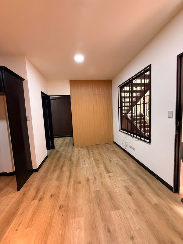 APARTAMENTO SE RENTA EN 400 MIL COLONES EN ROHRMOER CON PARQUEO Y EN PLANTA BAJA