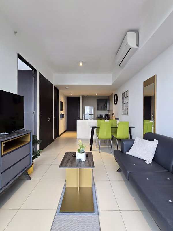 APARTAMENTO AMUEBLADO HERMOSO EN TORRE ROHRMOSER DE UN DORMITORIO CON PARQUEO Y BODEGA