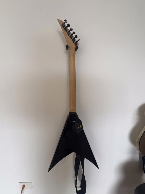 Jackson Flying-V Model JS32 KV, AH FB - Glass Black, Floyd-Rose Bridge