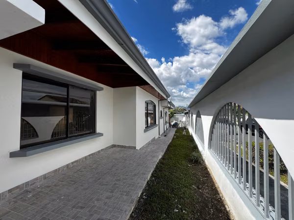 Casa en venta en Guachipelín de Escazú | 645 m² de terreno | Financiamiento disponible