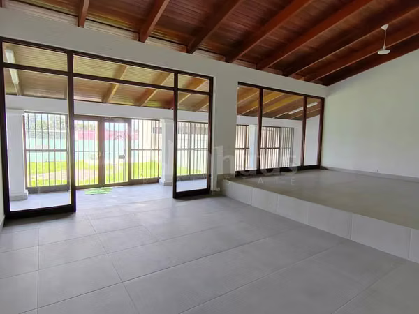 En venta amplia casa de una planta en Curridabat por Plaza del Sol P.P 38201