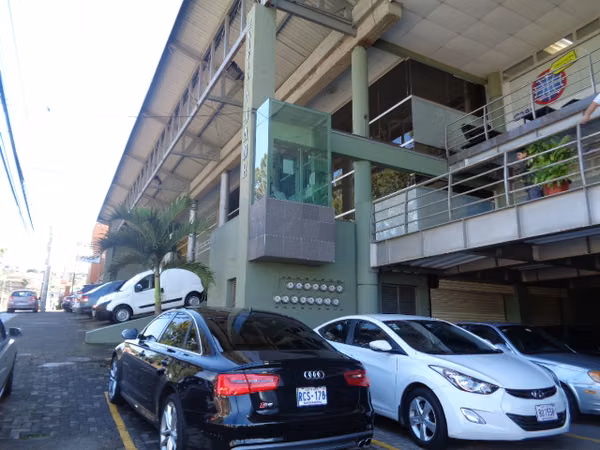 ED-193 EDIFICIO  COMERCIAL EN HEREDIA CUENTA CON 2 ETAPAS