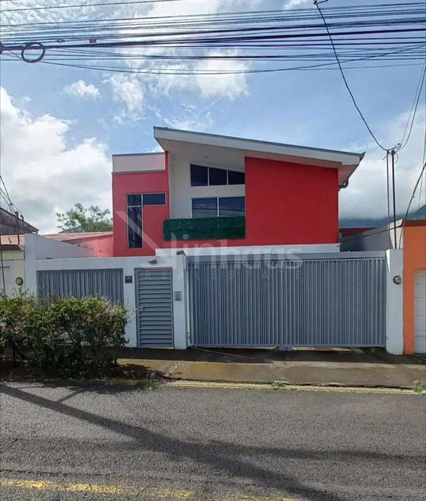 id 41050 Sale of Modern House in Residential Old Estancia
