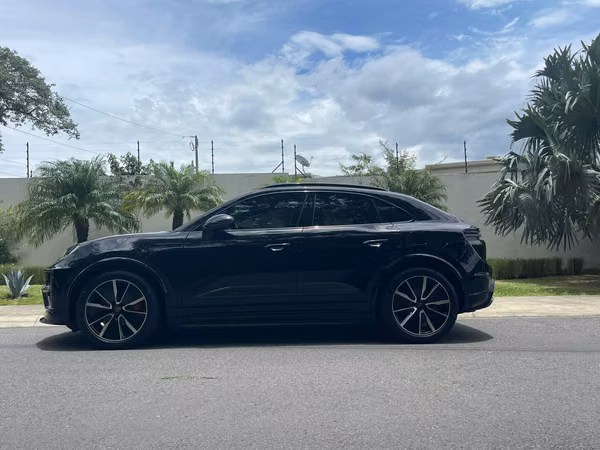 PORSCHE MACAN TURBO ELECTRIC