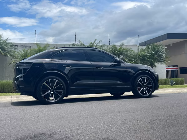 PORSCHE MACAN TURBO ELECTRIC