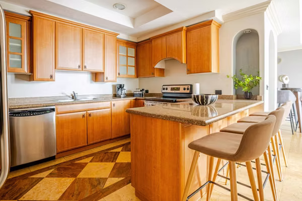 Moderno Apartamento Amoblado  – Escazú, Trejos Montealagre