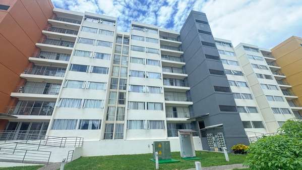 Modern apartment in secure condo - Sagrada Familia, San José Reference: 27-690