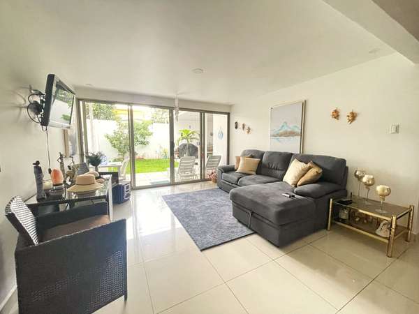 House for rent for housing / office in Nunciatura! P383