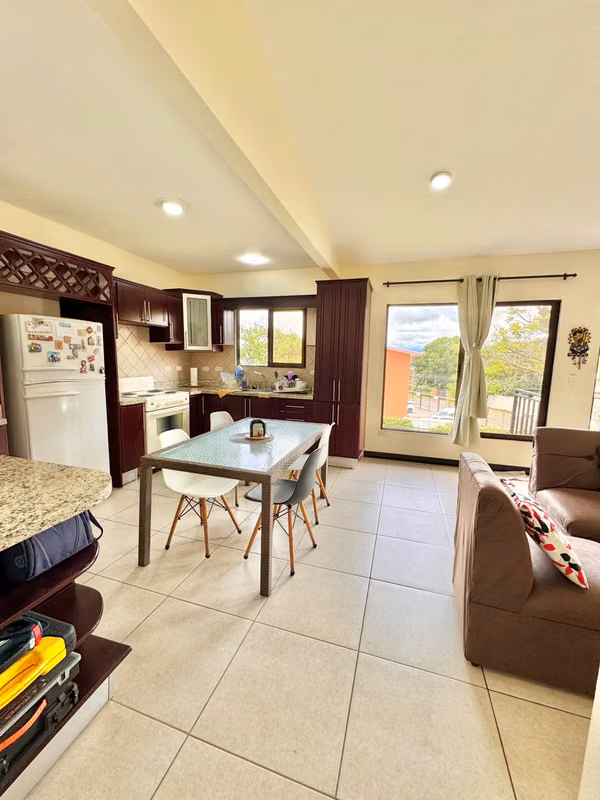 Apartamento Santa Ana: 2 Hab, Pet Friendly,2 Parqueos+ internet