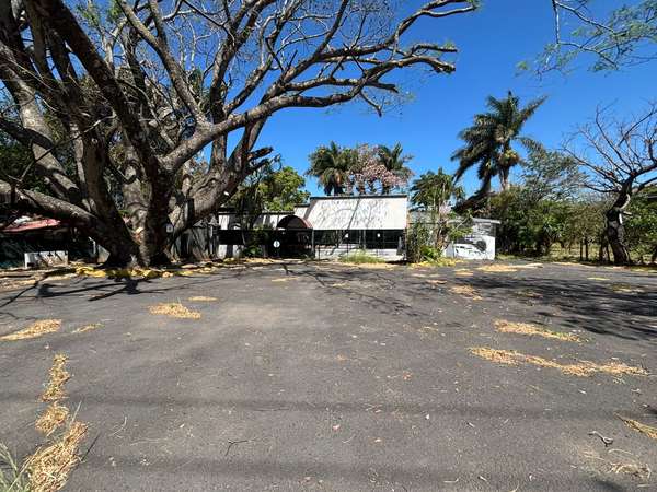 Extensive Commercial Property in Rio Oro, Santa Ana, 124; 4,352 m ² Land