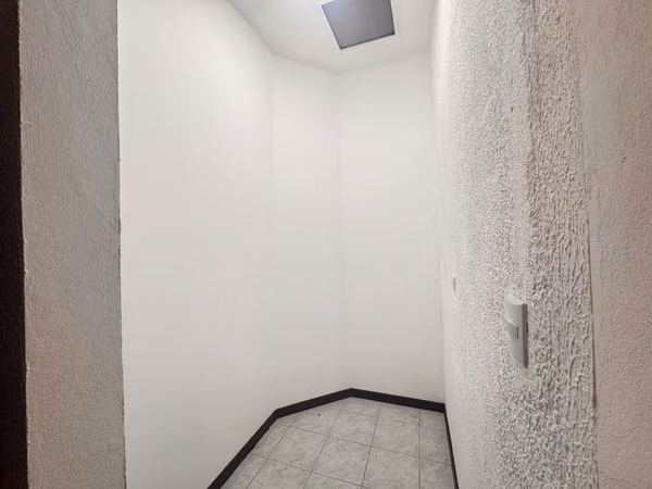 Casa de una planta en zona residencial con patio muy cerca de la Pinares