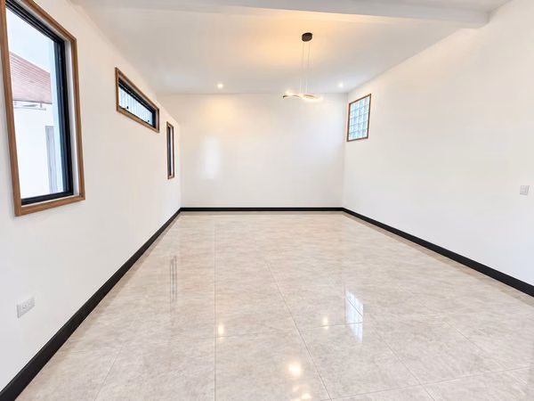 Casa de una planta en zona residencial con patio muy cerca de la Pinares