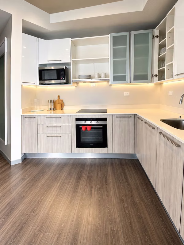 Apartamento en Venta Santa Ana | Amueblado, Oficina y 2 Parqueos