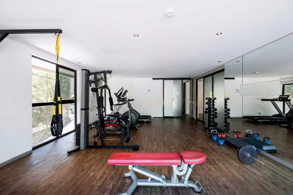 Apartamento en Venta Santa Ana | Amueblado, Oficina y 2 Parqueos