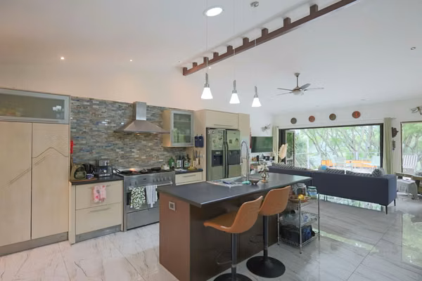 Espectacular Casa con Vistas al Cañón y Casa de Huéspedes en Ciudad Colón
